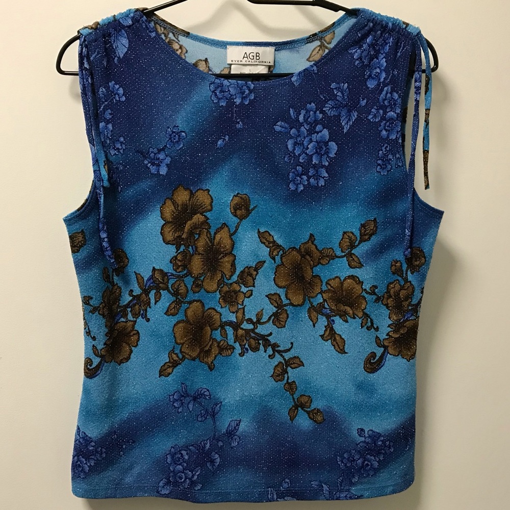 Beautiful Floral Print Shirt!